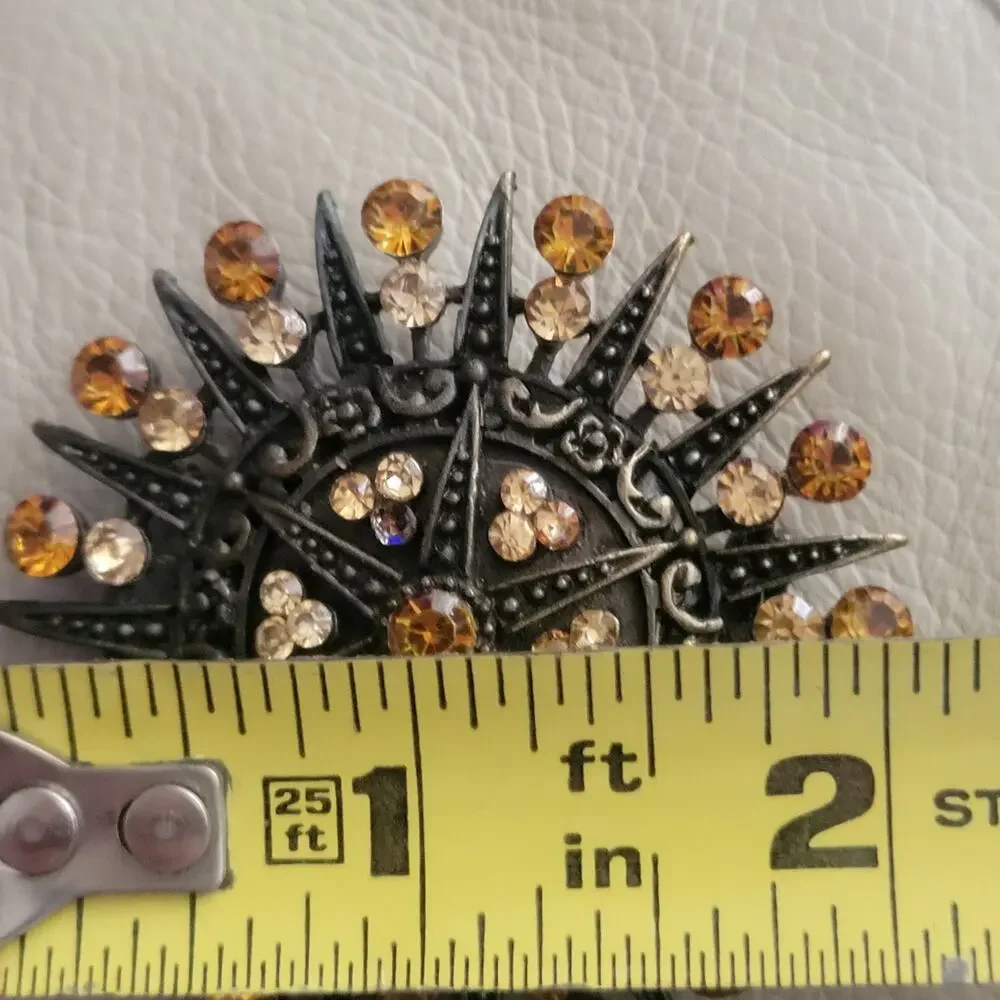 Unknown circular broach